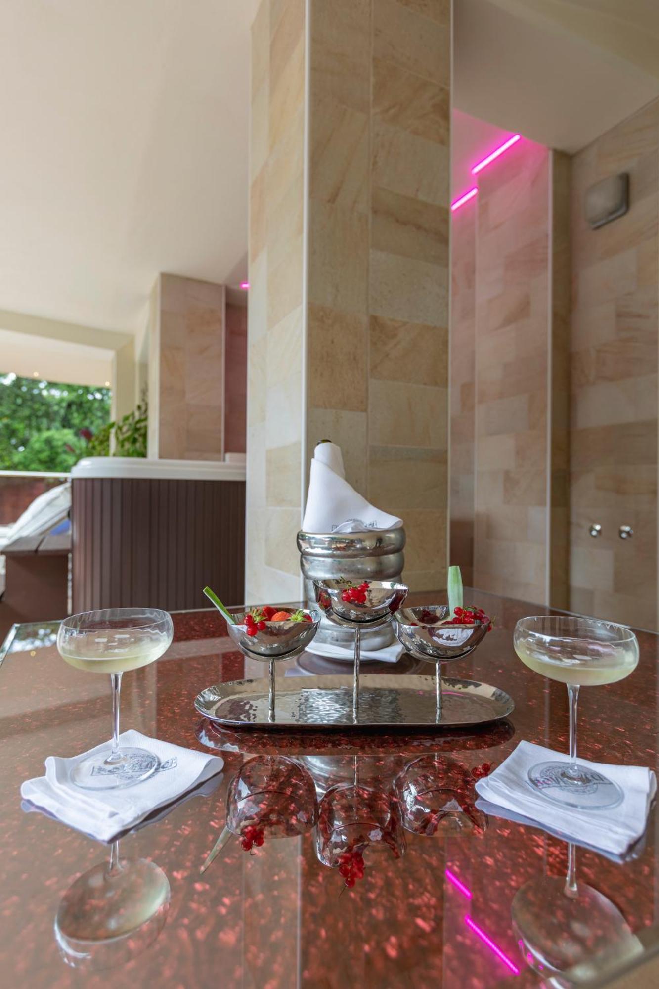 Boutique Hotel Paradiso Bovelacci Milano Marittima Exterior photo